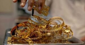 Gold hits seven-week high