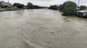 Khoai River flowing above danger level