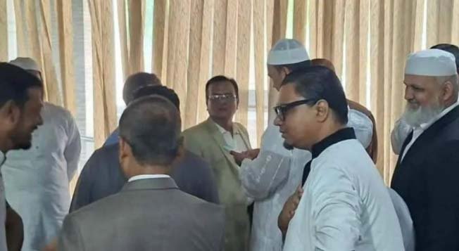 11-party alliance submits Oli Ahmed’s presidential nomination at EC