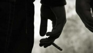 Smoking can reduce fertility in both women, men: WHO