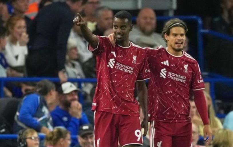 Liverpool start new era with 2-0 win, Isak double