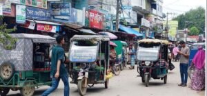 Auto-rickshaws allegedly extorted in Kamalganj