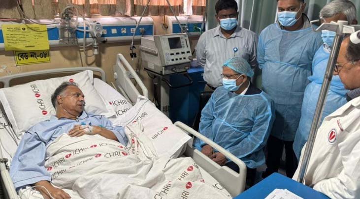 President visits hospital to inquire about Iqbal Mahmud Tuku