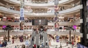 Shops, malls open until 10PM for Durga Puja