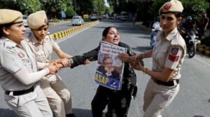 India detains protesters demanding election chief resignation