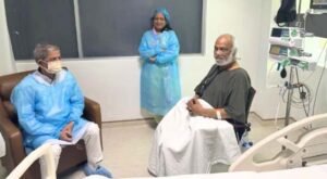 President visits hospital to see Minister Abdul Moyeen Khan