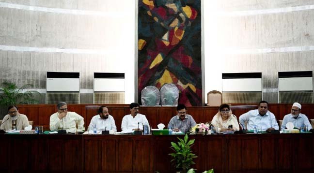 JS body formed to probe fertiliser hoarding, irregularities